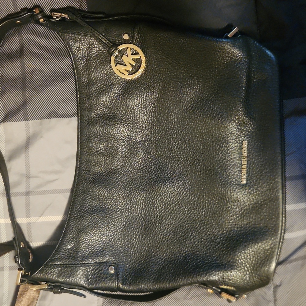 Medium black mk purse